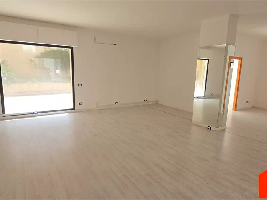 Immagine 3 di Negozio in affitto  a Alcamo