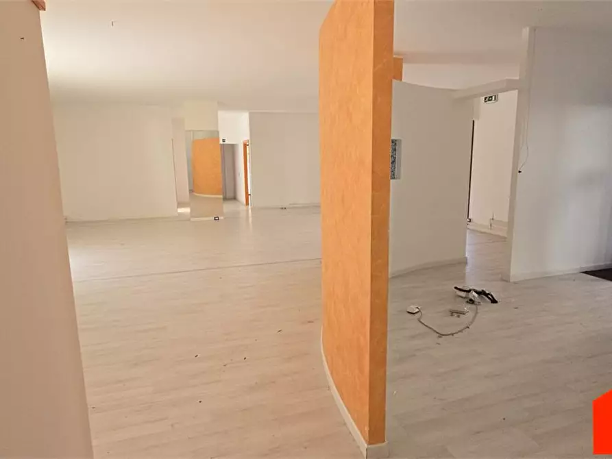 Immagine 4 di Negozio in affitto  a Alcamo