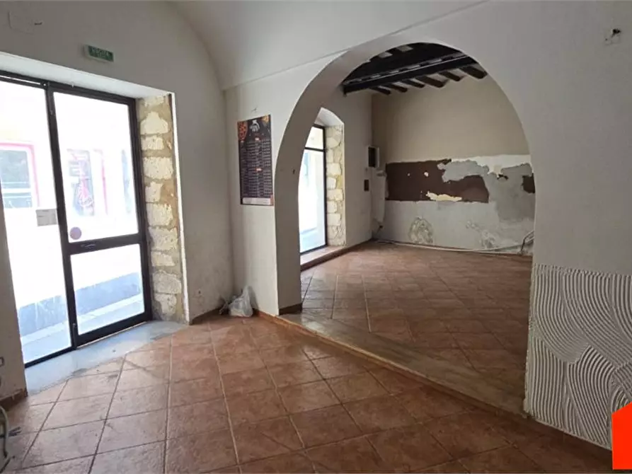 Immagine 6 di Negozio in affitto  a Alcamo
