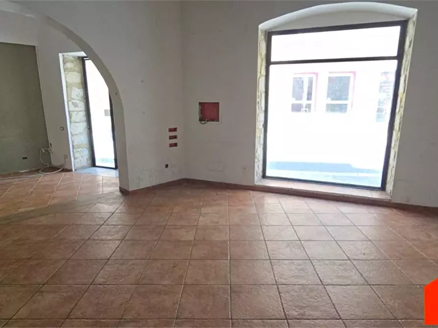 Immagine 7 di Negozio in affitto  a Alcamo