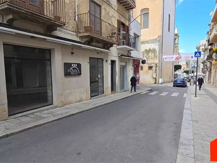 Immagine 2 di Negozio in affitto  a Alcamo