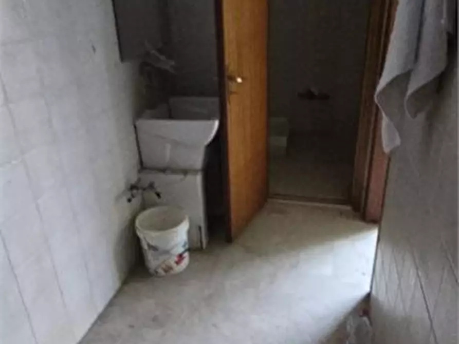 Immagine 8 di Ufficio in affitto  a Alcamo