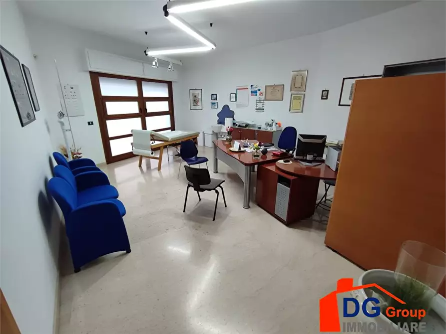 Immagine 4 di Ufficio in affitto  a Alcamo