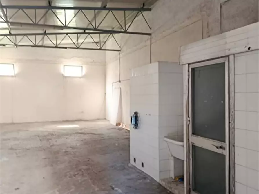 Immagine 5 di Negozio in affitto  a Alcamo