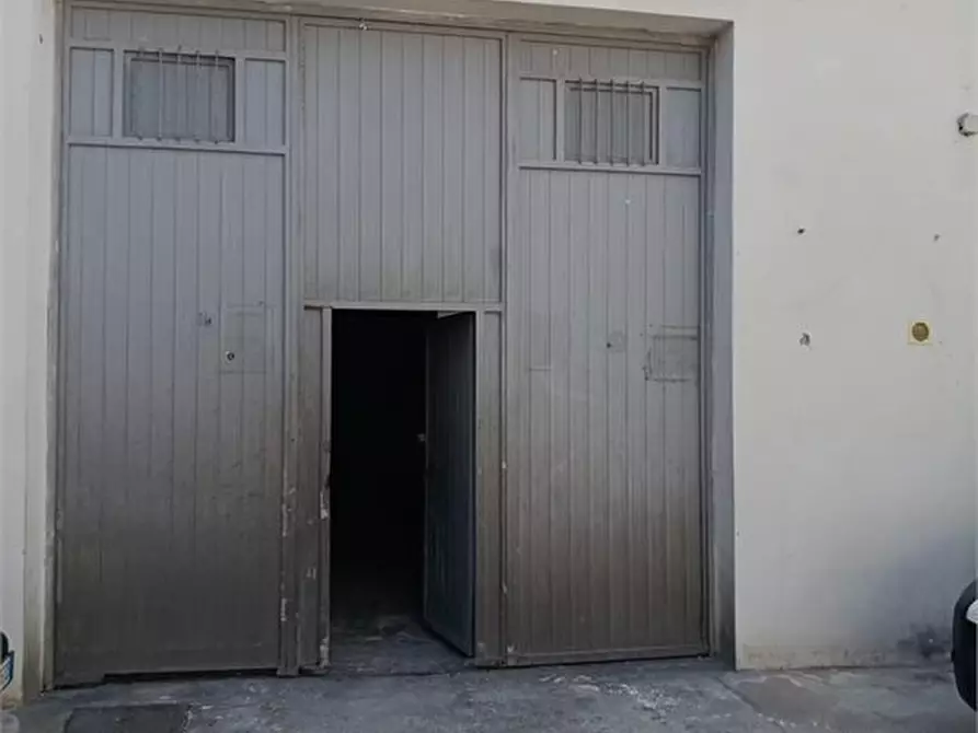 Immagine 7 di Negozio in affitto  a Alcamo