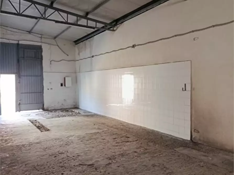 Immagine 3 di Negozio in affitto  a Alcamo