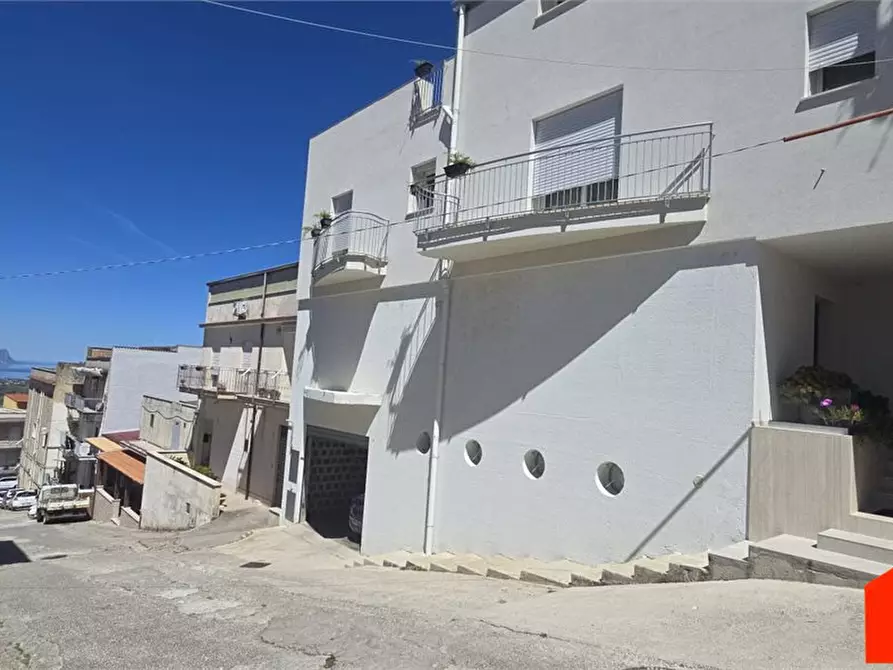 Immagine 2 di Casa semindipendente in vendita  a Alcamo