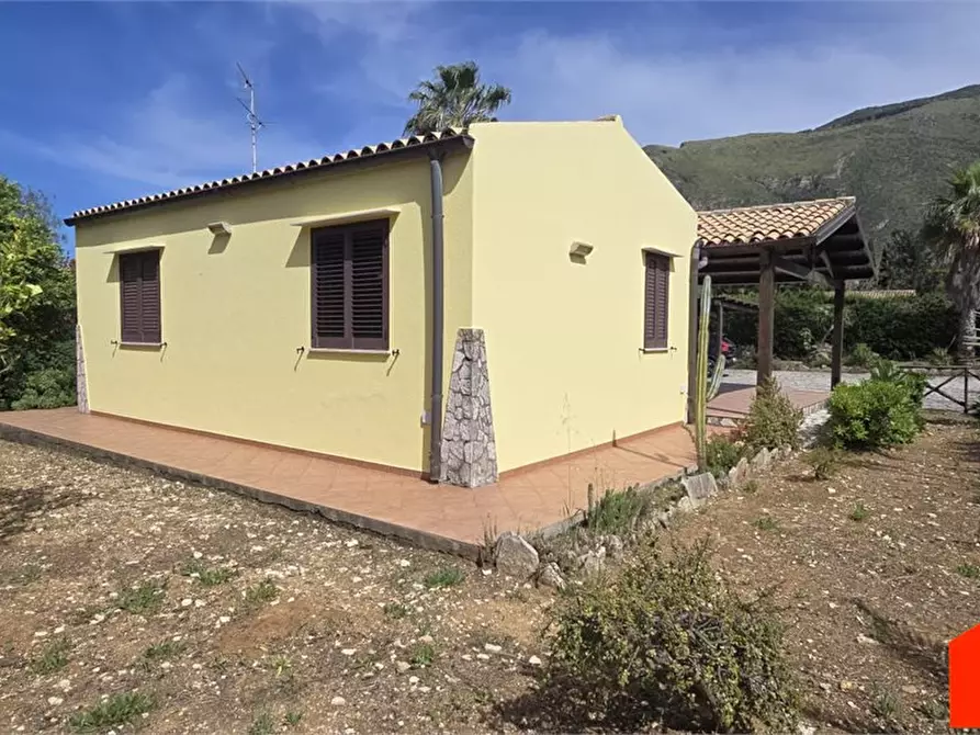 Immagine 2 di Villa in vendita  a Castellammare Del Golfo