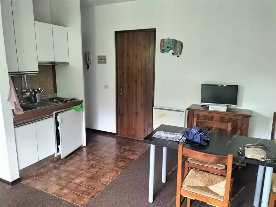 Immagine 8 di Appartamento in vendita  a Oltre Il Colle
