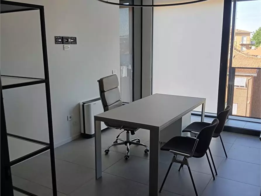 Immagine 3 di Ufficio in affitto  a Parma