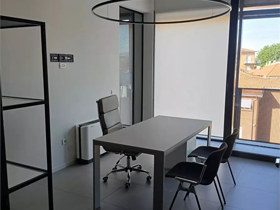 Immagine 4 di Ufficio in affitto  a Parma