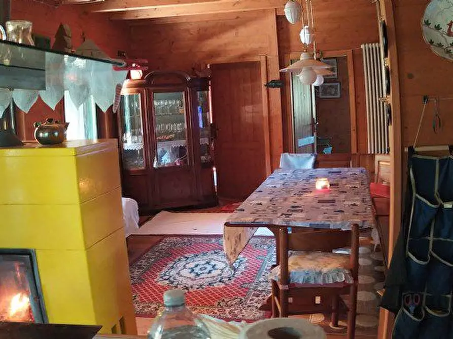 Immagine 1 di Villa in vendita  a Valmozzola