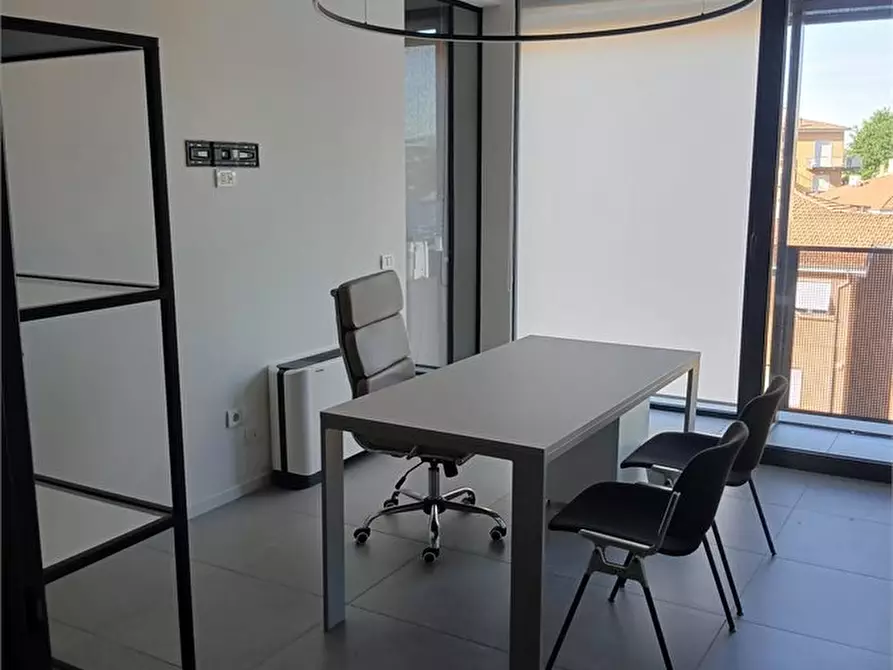 Immagine 2 di Ufficio in affitto  a Parma