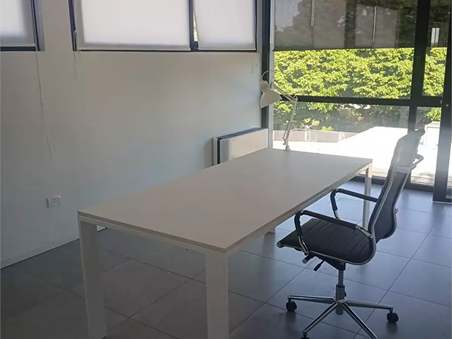 Immagine 1 di Ufficio in affitto  a Parma