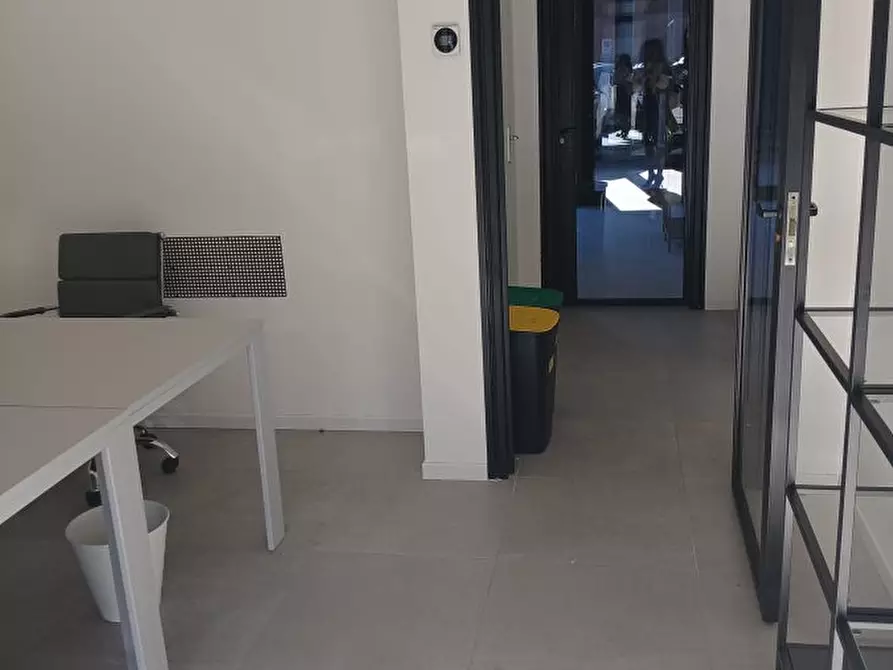 Immagine 1 di Ufficio in affitto  a Parma