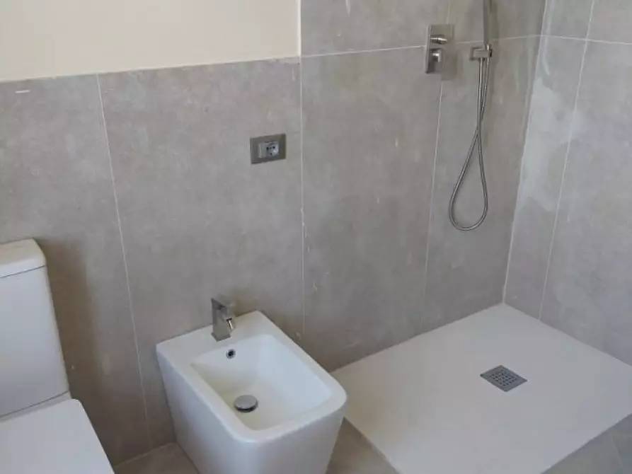 Immagine 3 di Appartamento in vendita  a Parma