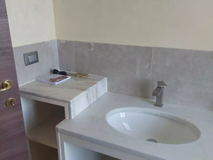 Immagine 8 di Appartamento in vendita  a Parma