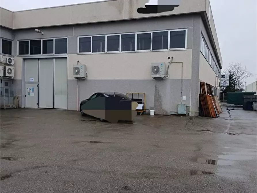 Immagine 1 di Capannone industriale in vendita  a Parma