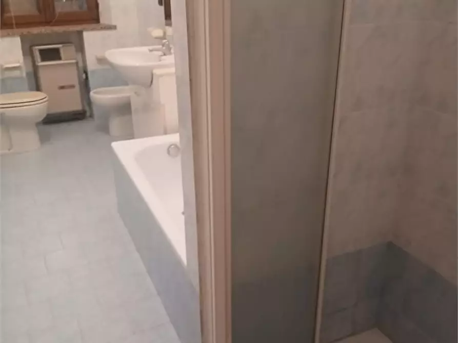 Immagine 7 di Villa in vendita  a Parma