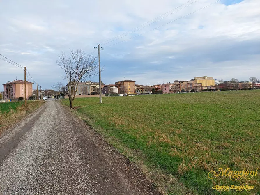 Immagine 2 di Terreno in vendita  a Parma