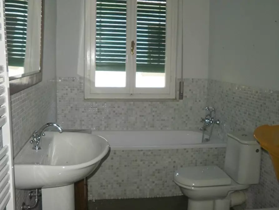 Immagine 8 di Appartamento in vendita  a Rosignano Marittimo