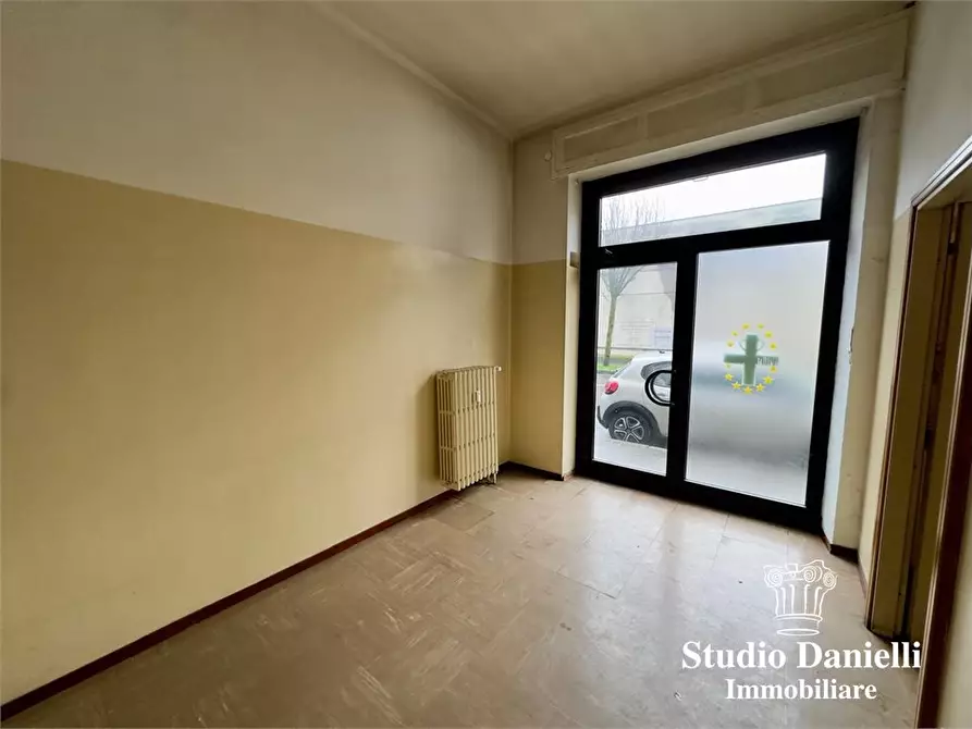 Immagine 5 di Negozio in affitto  185 a Seregno