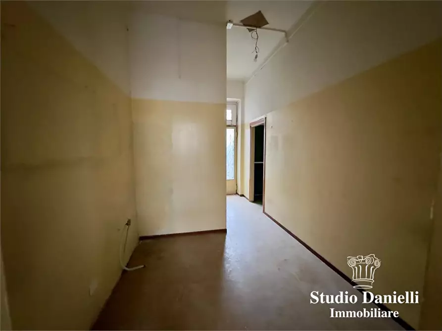 Immagine 10 di Negozio in affitto  185 a Seregno