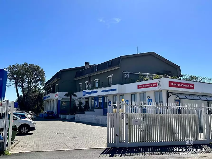 Immagine 6 di Ufficio in affitto  155 a Verano Brianza