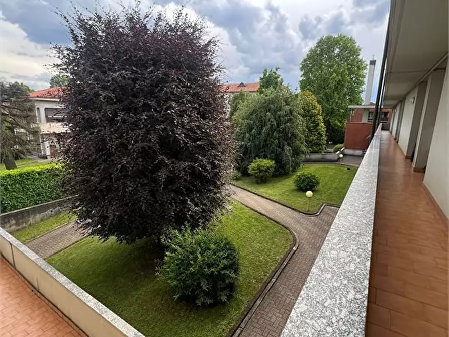 Immagine 4 di Appartamento in vendita  21 a Carate Brianza