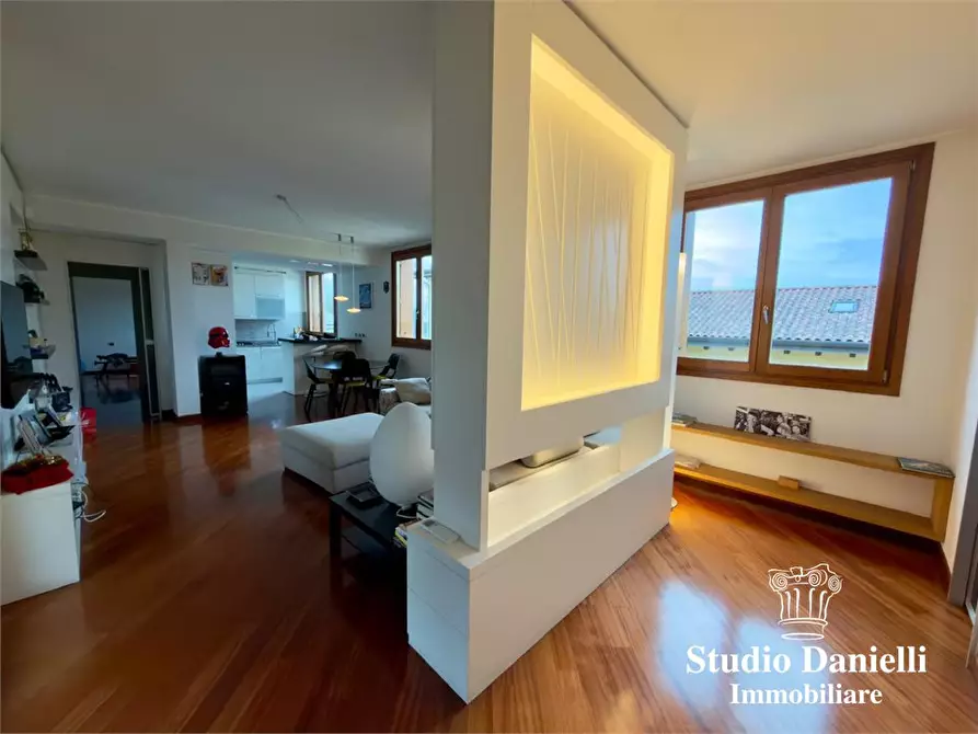 Immagine 1 di Appartamento in vendita  2 a Carate Brianza