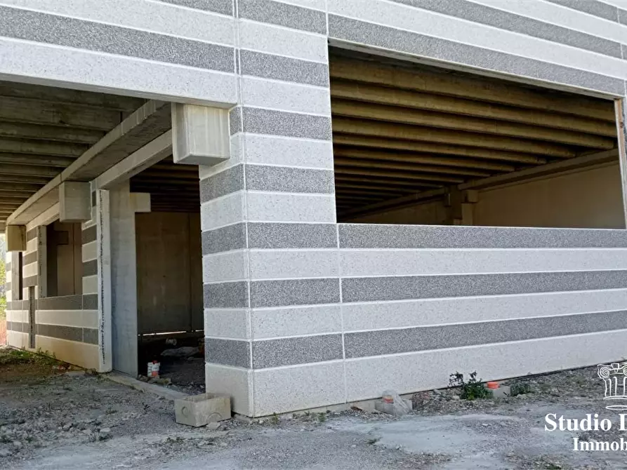 Immagine 4 di Capannone industriale in vendita  6 a Giussano