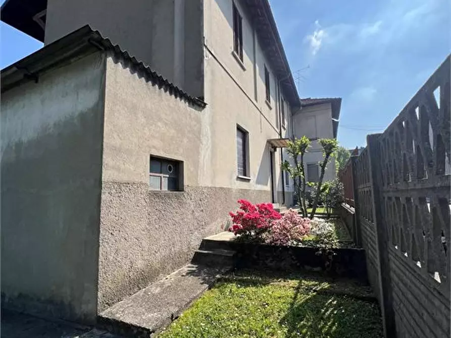 Immagine 2 di Casa indipendente in vendita  8 a Carate Brianza