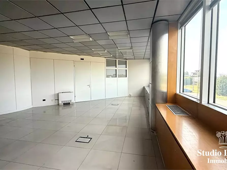 Immagine 10 di Ufficio in vendita  46 b a Carate Brianza