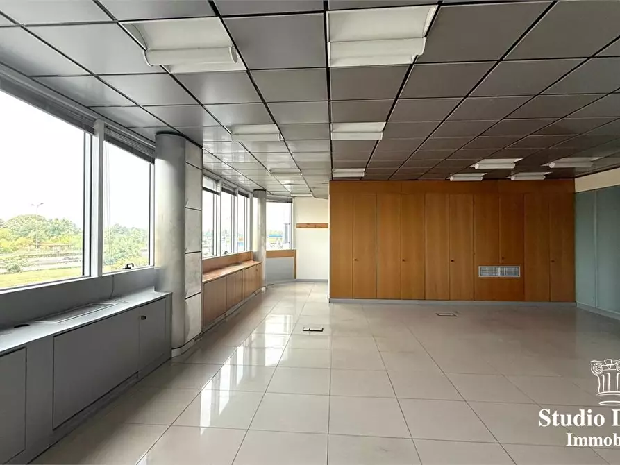 Immagine 4 di Ufficio in vendita  46 b a Carate Brianza