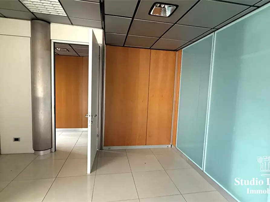 Immagine 5 di Ufficio in vendita  46 b a Carate Brianza
