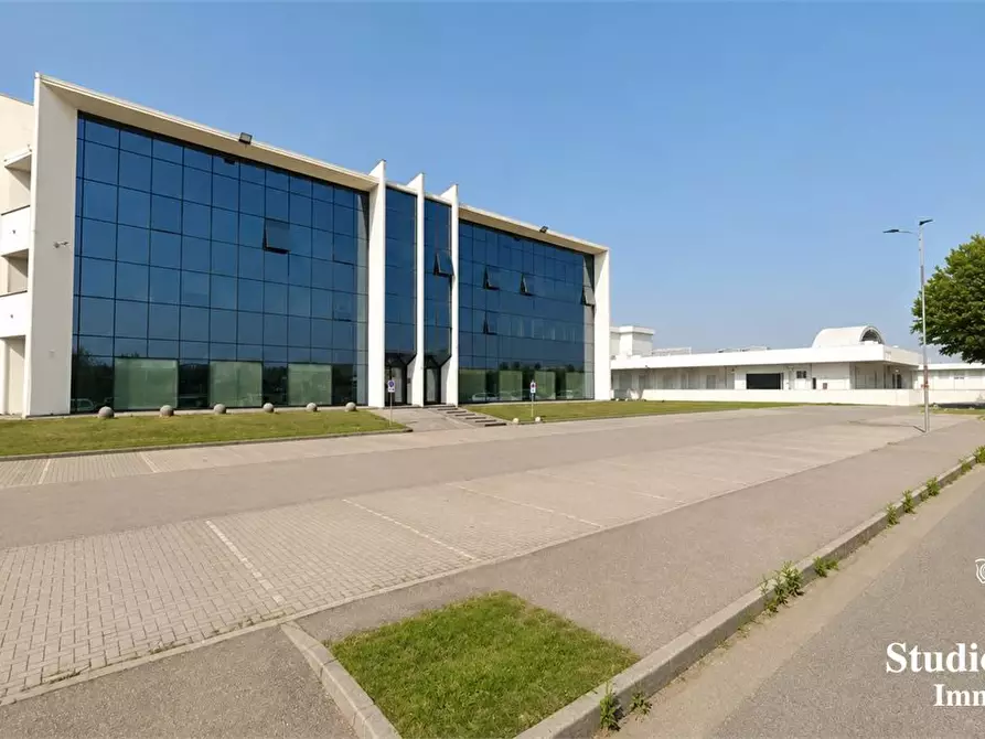 Immagine 3 di Ufficio in vendita  46 b a Carate Brianza