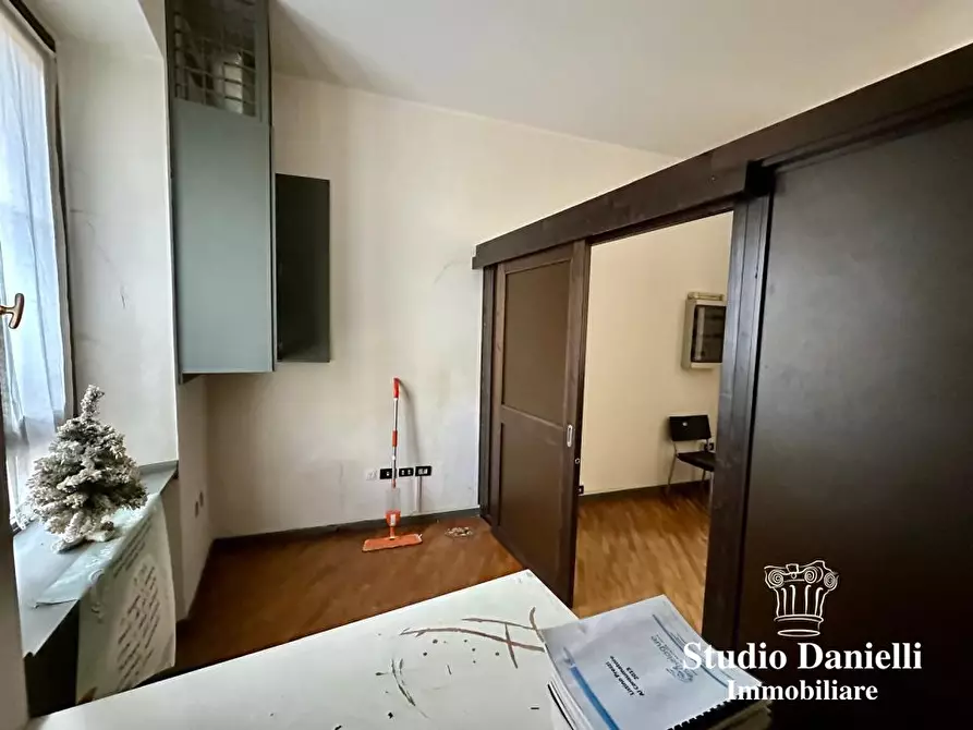 Immagine 6 di Ufficio in vendita  5 a Carate Brianza