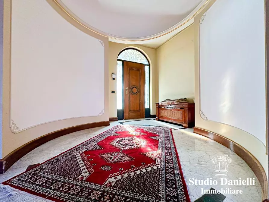 Immagine 4 di Villa in vendita  10 a Carate Brianza