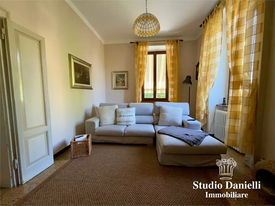 Immagine 7 di Villa in vendita  5 a Carate Brianza