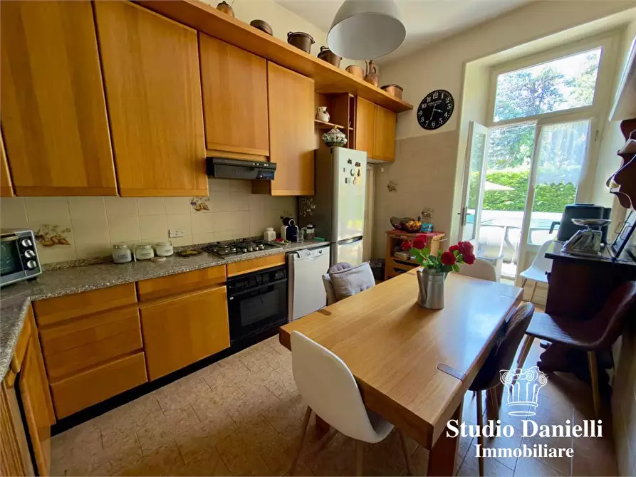 Immagine 8 di Villa in vendita  5 a Carate Brianza