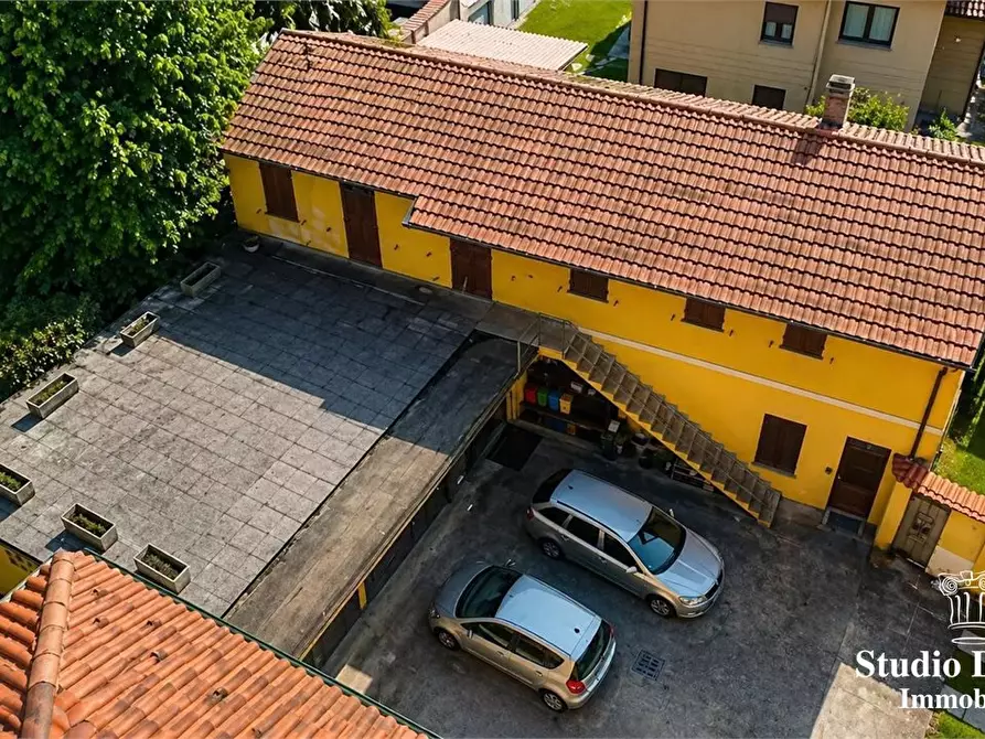Immagine 4 di Villa in vendita  5 a Carate Brianza