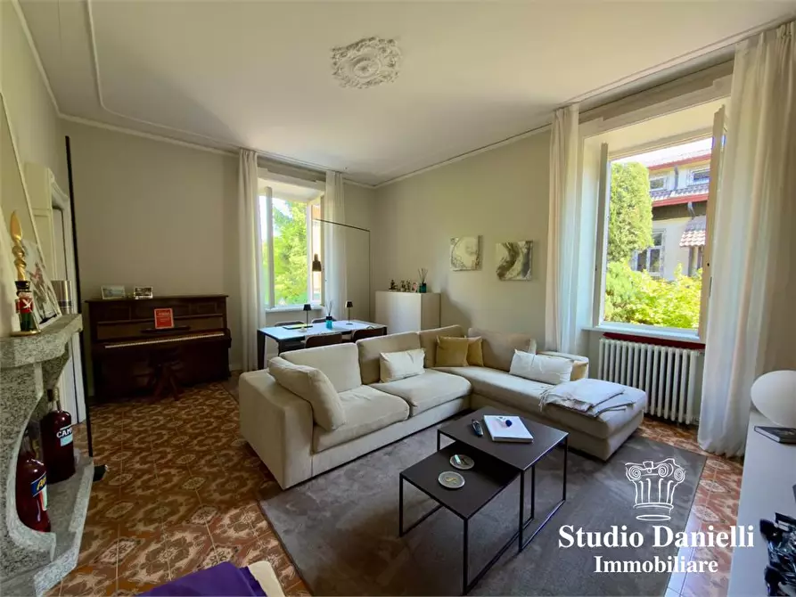 Immagine 5 di Villa in vendita  5 a Carate Brianza