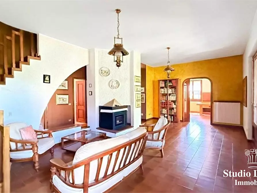 Immagine 5 di Villa in vendita  5 a Carate Brianza