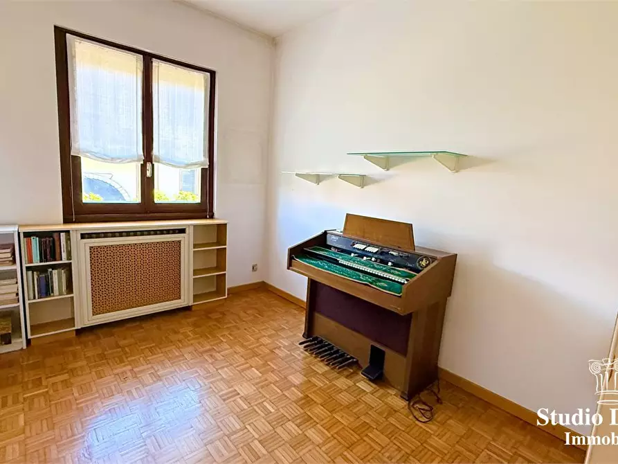 Immagine 8 di Villa in vendita  5 a Carate Brianza