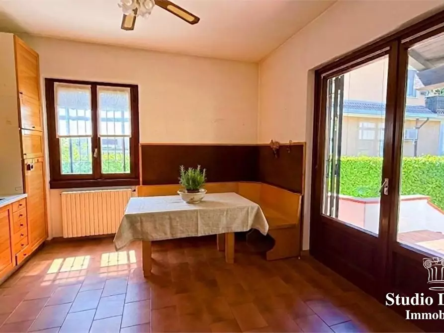 Immagine 4 di Villa in vendita  5 a Carate Brianza