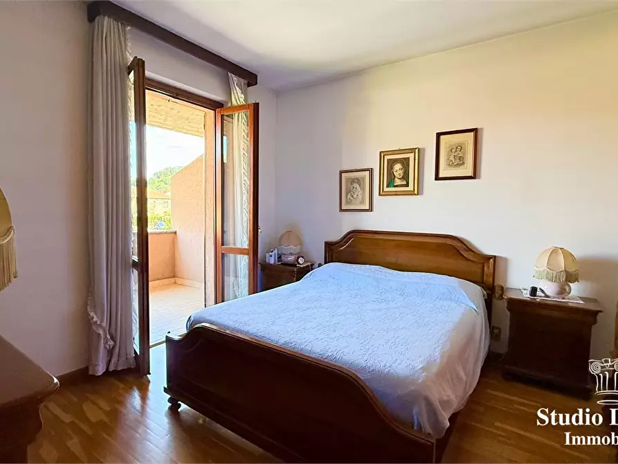 Immagine 7 di Villa in vendita  a Carate Brianza