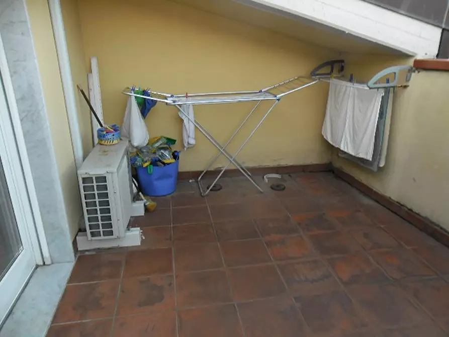 Immagine 10 di Appartamento in vendita  a Carrara