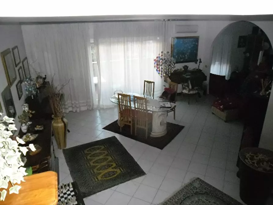 Immagine 3 di Appartamento in vendita  a Carrara