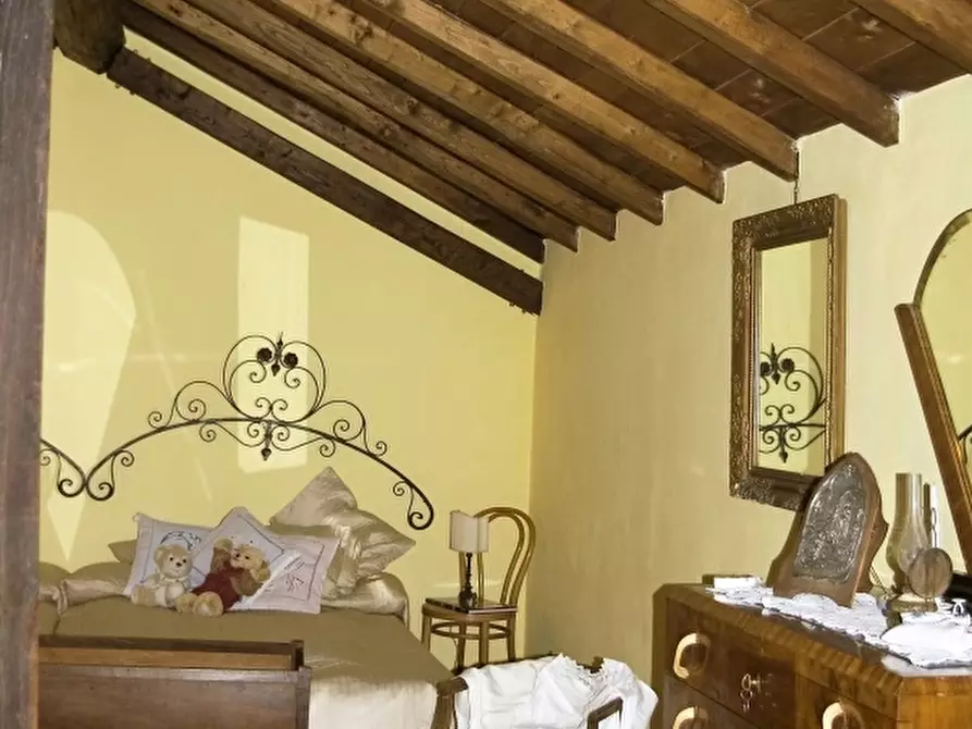 Immagine 10 di Palazzo in vendita  2 a Filattiera