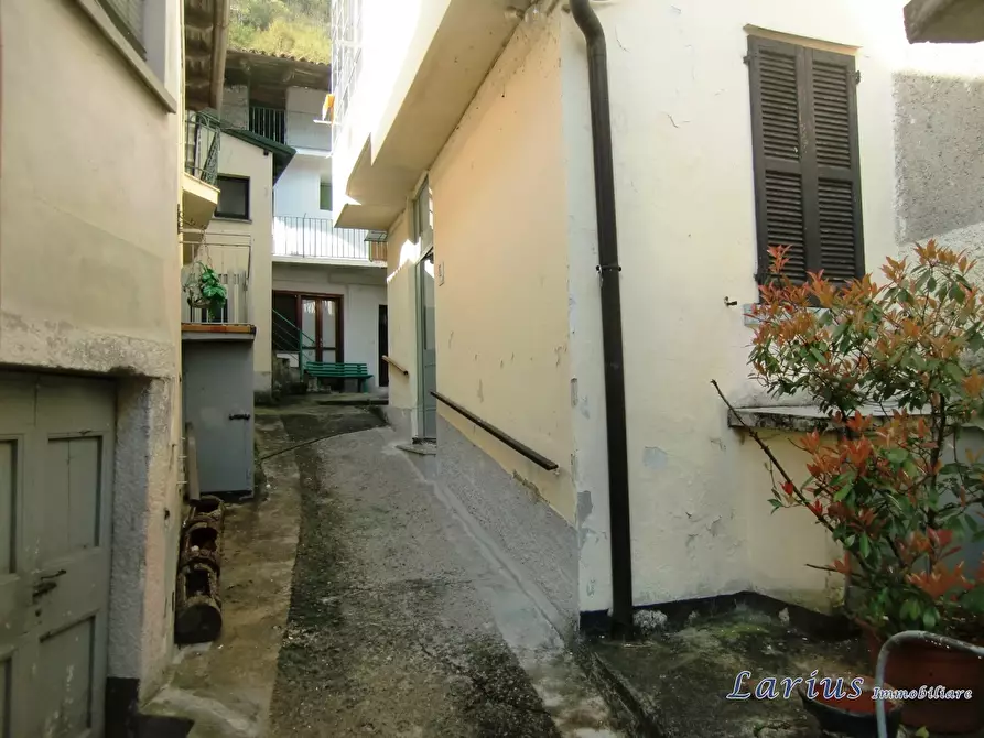 Immagine 6 di Casa indipendente in vendita  4 a Valbrona